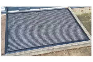 Grey rubber edge mat