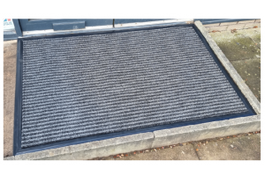 Grey rubber edge mat