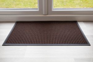 throw-down-heavy-duty-matting-hard-wearing-colour-brown-standard-sizing-150-cm-x-85cm