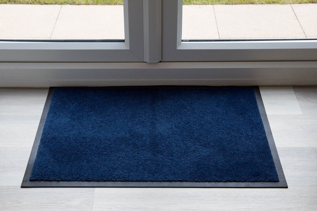 CHALLENGER WELCOME MAT（NAVY） Luxury Navy Throw Down Entrance Mat | Grimeford Mill