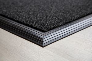 anthracite-brush-matting-135mm-with-rubber-edge